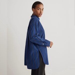 Madewell The Signature Poplin Oversized Shirt in Fresh Blueberry Stripe